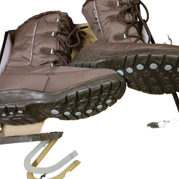 Kamik brown waterproof boots. Men\'s Size 10 USA and 42 Europe.